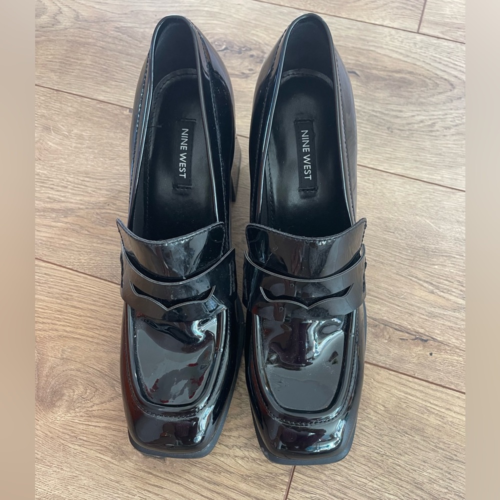 Brand new patent leather Nine West heeled  loafer